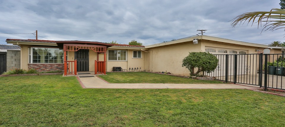 617 West Helensburg Street, Glendora, CA 91740