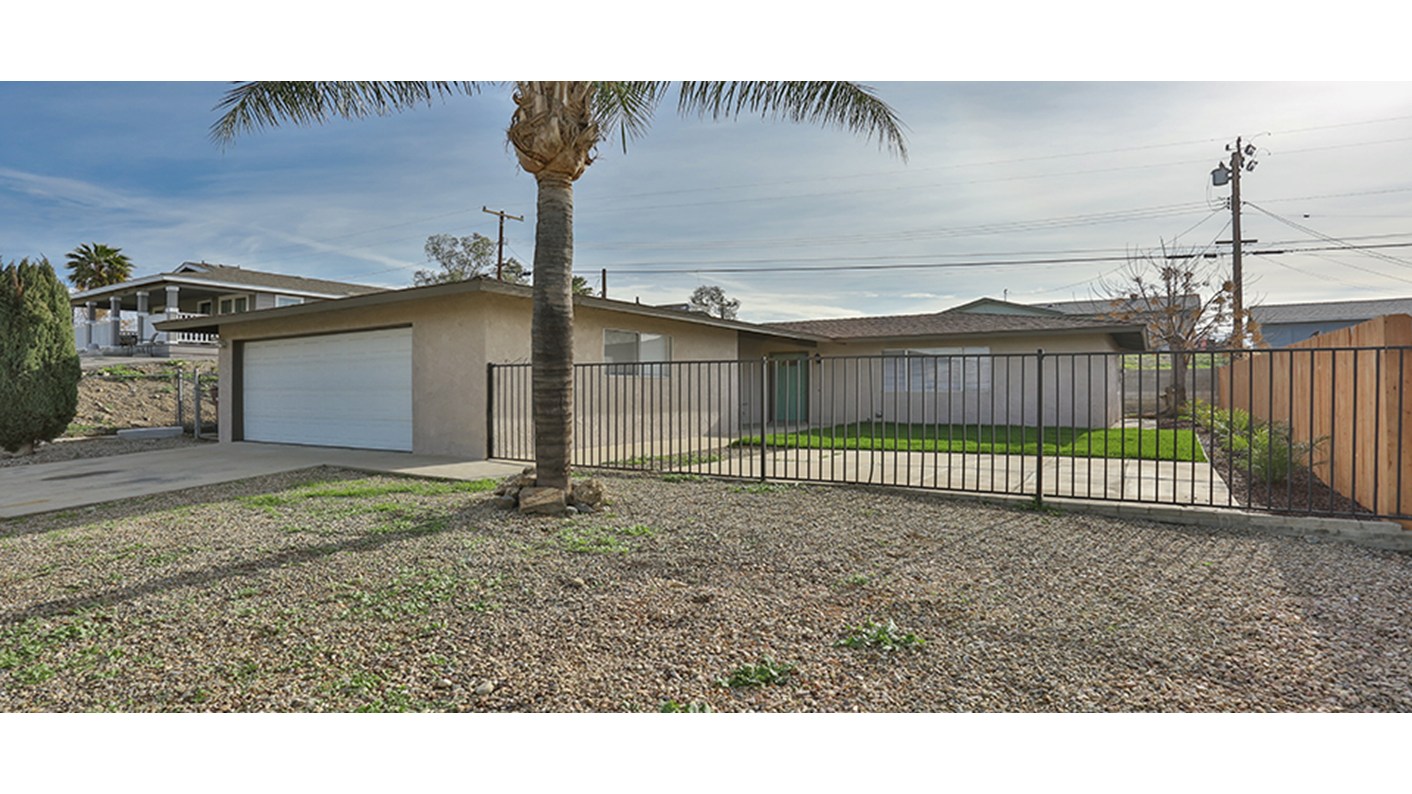 28638 Hampshire Drive, Canyon Lake, CA 92587