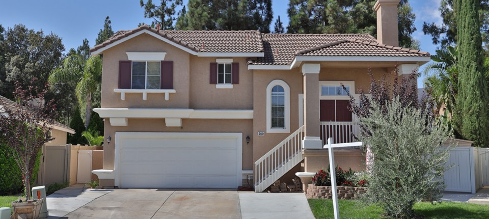 200 Rugby Court, Corona, CA 92882