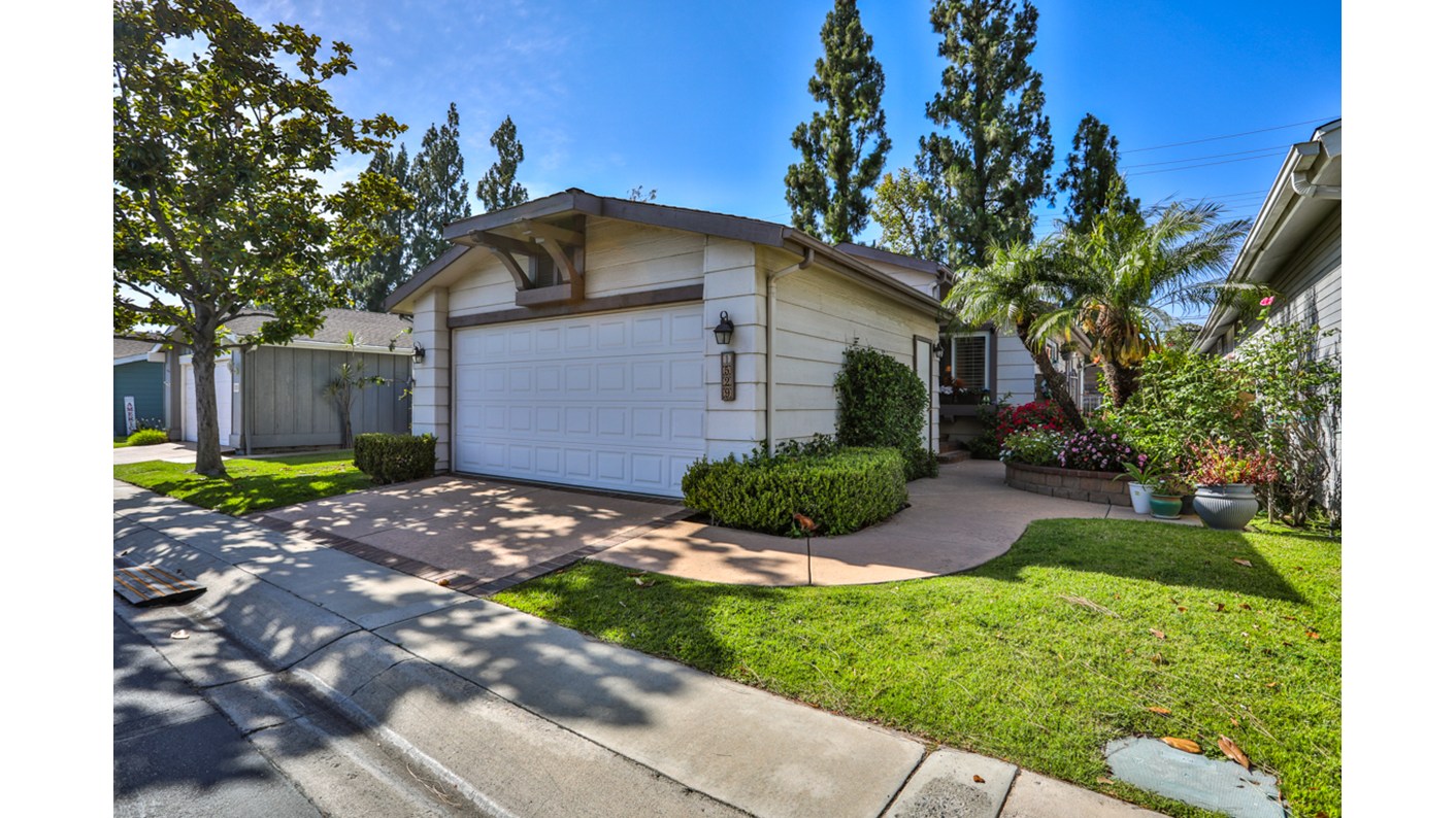 1529 Wood Lake, Santa Ana, CA 92705