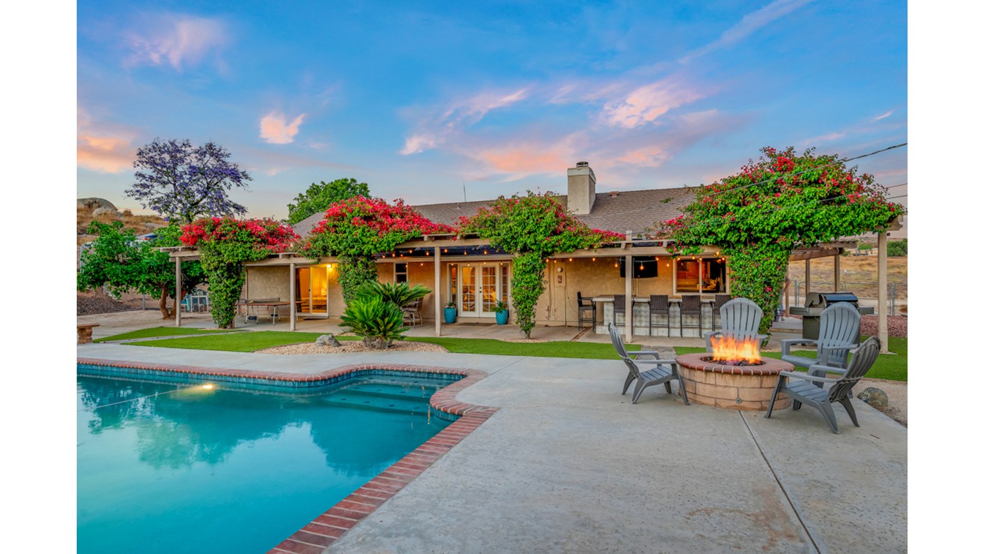 8015 Gopher Gulch Road, Riverside, CA 92506