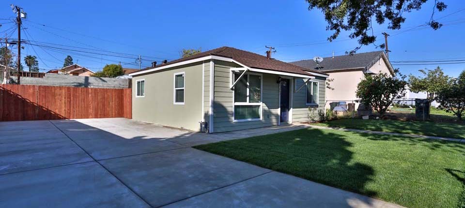 13207 S. Carlton Ave., Los Angeles, CA 90061