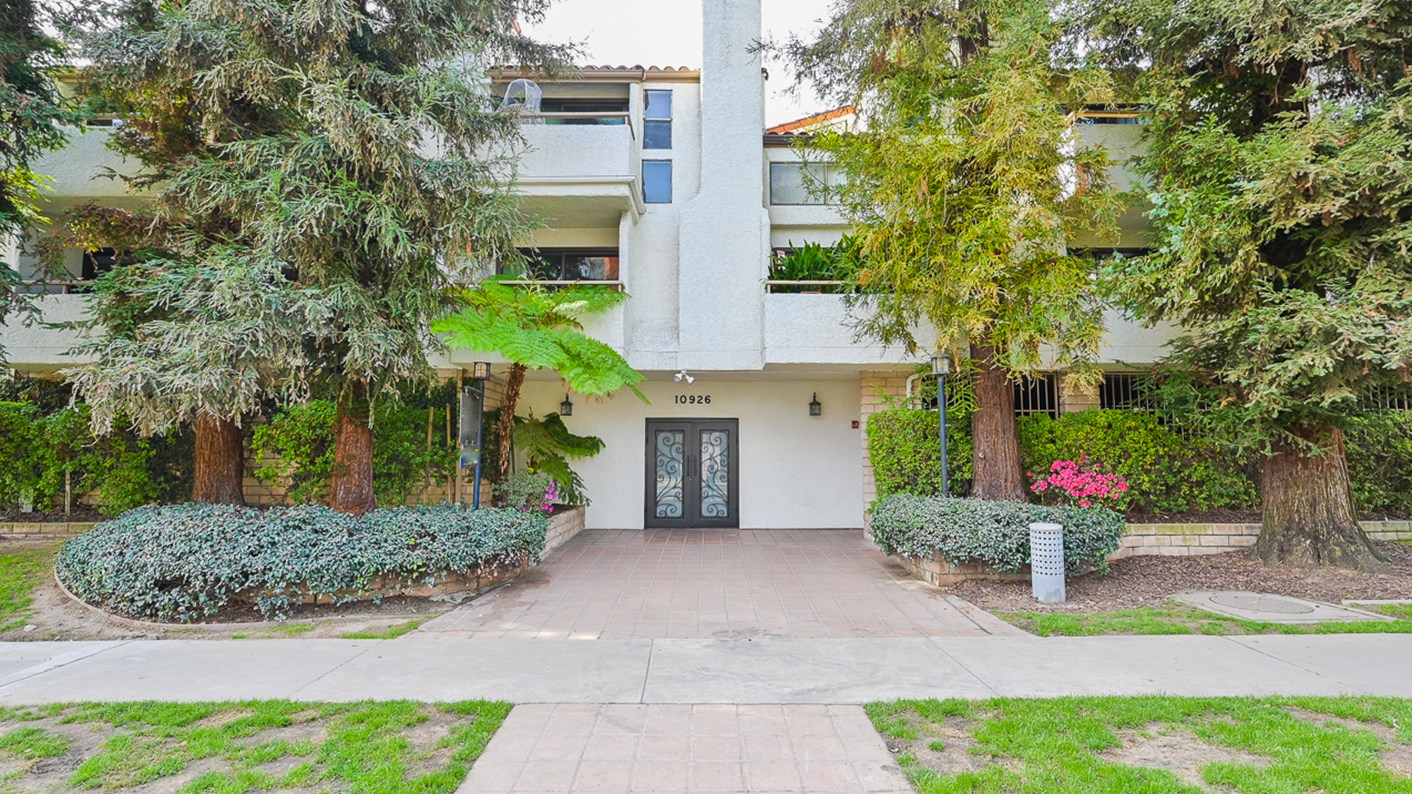10926 Bluffside Drive Unit 33, Studio City, CA 91604