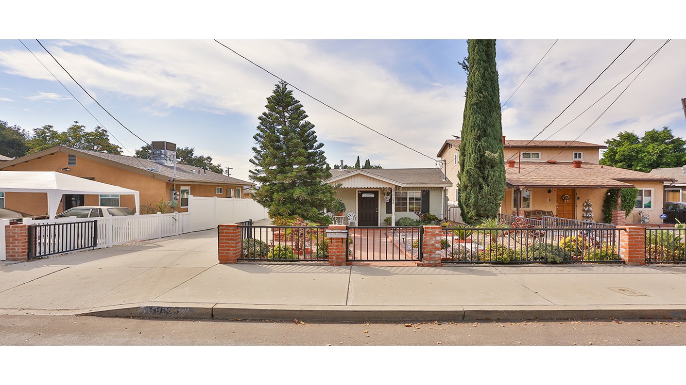 10623 Rhodesia Avenue, Sunland, CA 91040