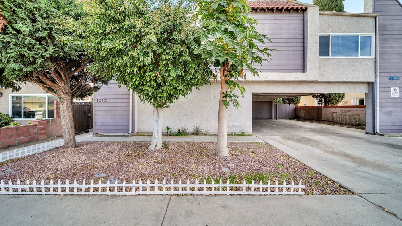 12120 215th Street, Hawaiian Gardens, CA 90716