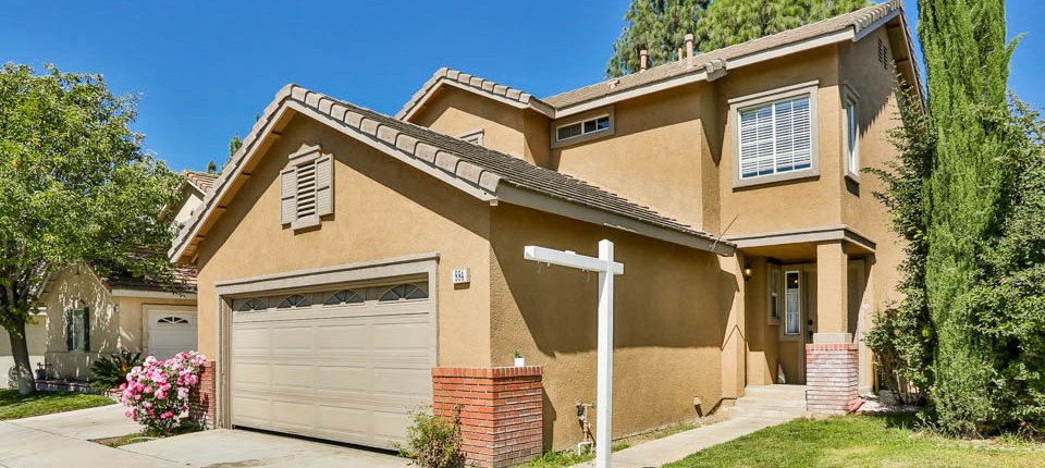 884 Bramble Ln, Corona, CA 92880