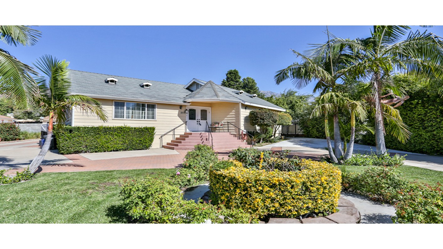 255 W 24th St, Upland, CA 91784