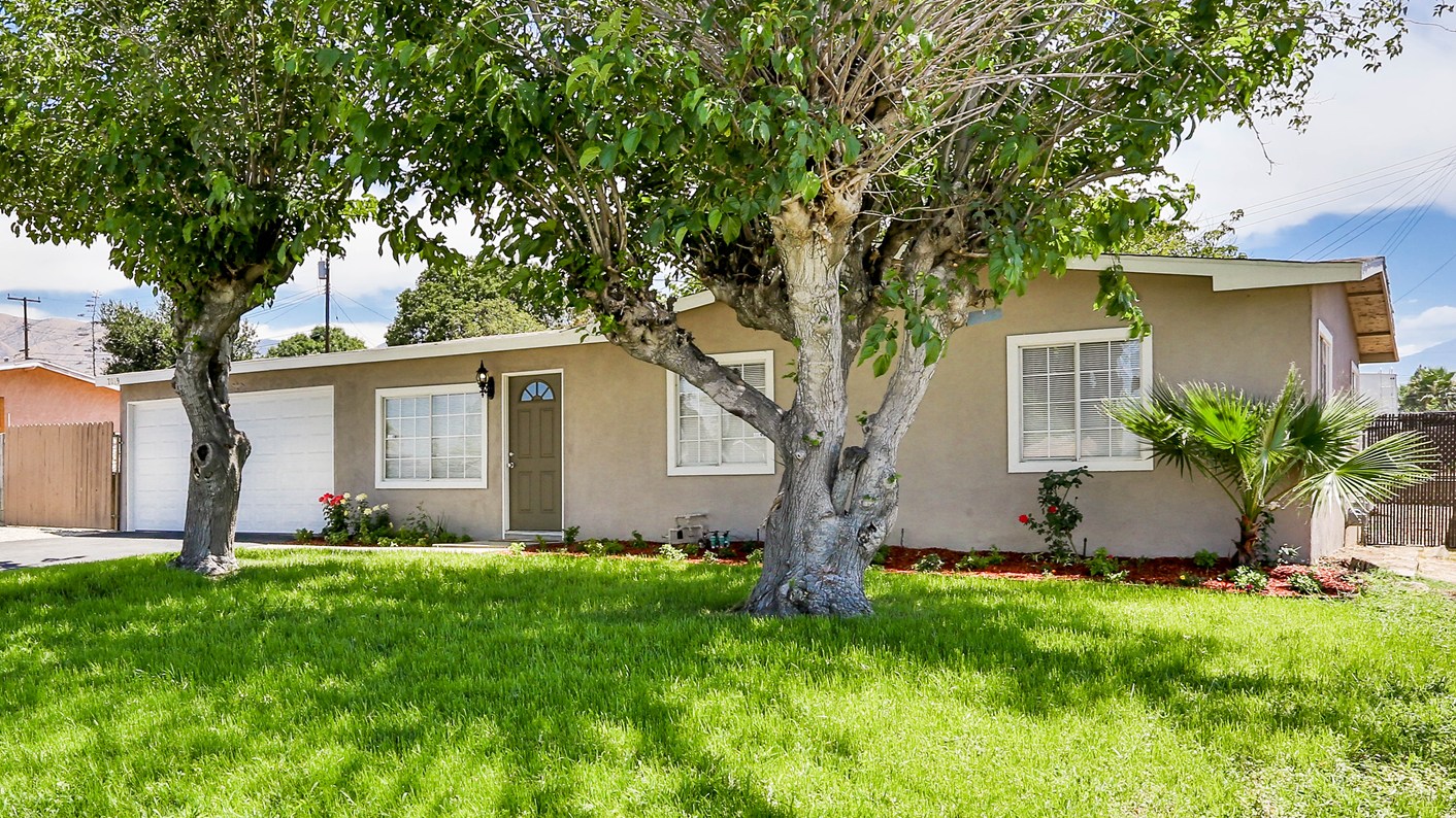 7019 Vine St, Highland, CA 92346