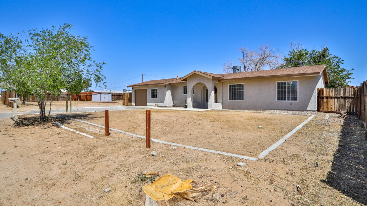 21018 Little Beaver Road, Apple Valley, CA 92308