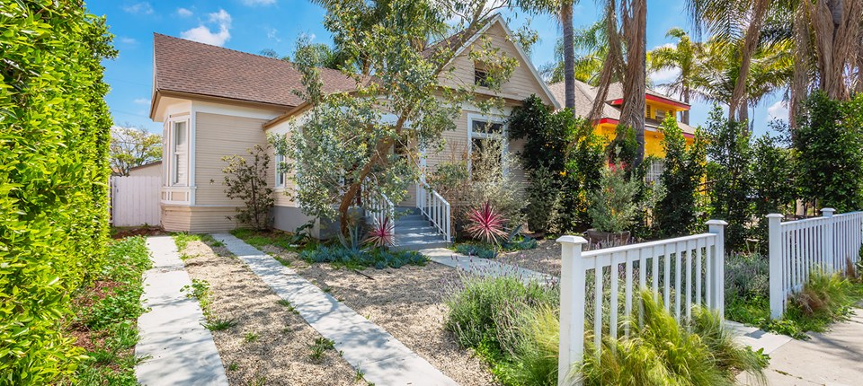 3674 6th Avenue, Los Angeles, CA 90018