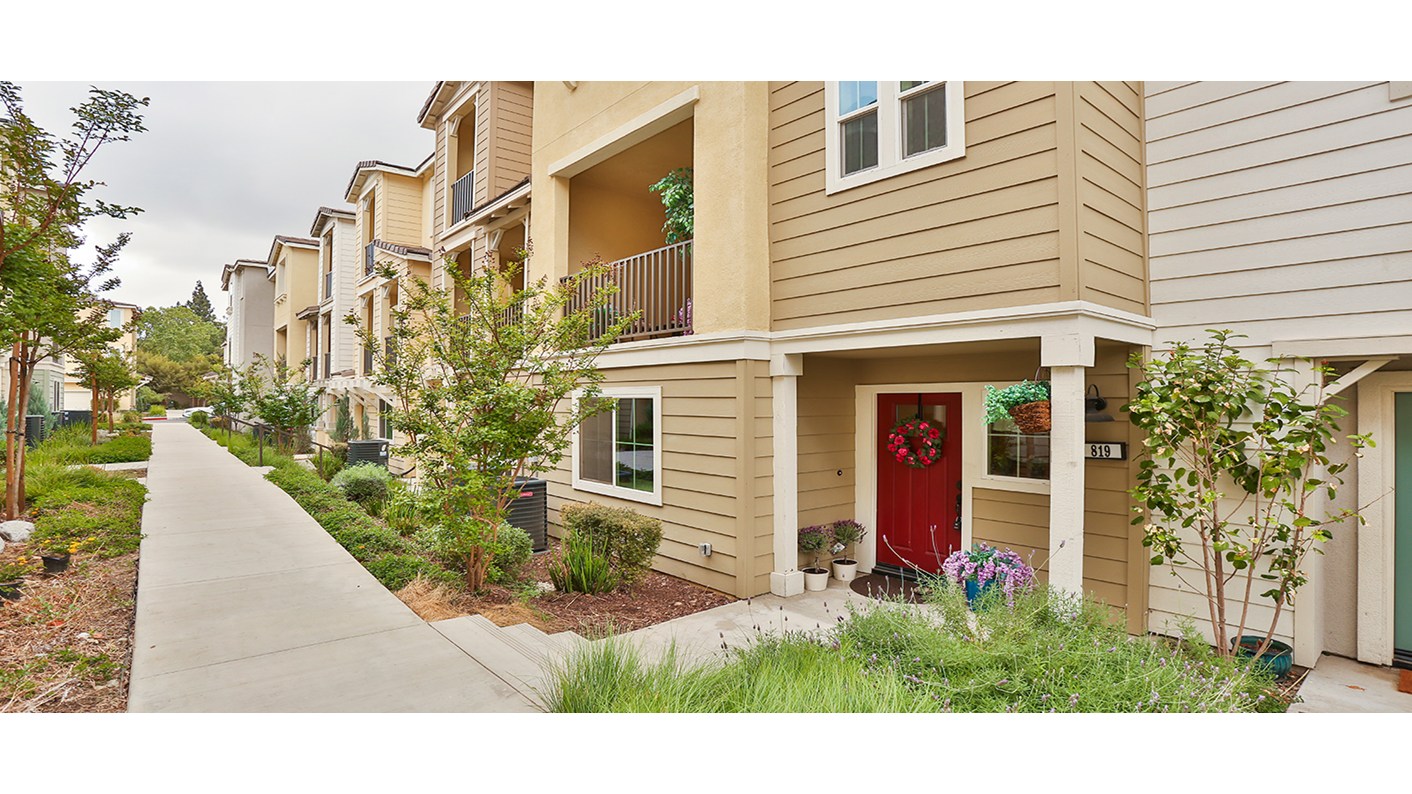 819 Sunburst Way, Pomona, CA 91767