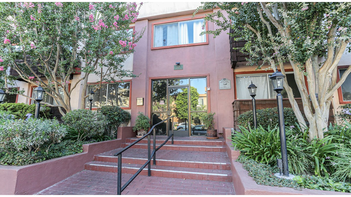 5349 Newcastle Avenue #26, Encino, CA 91316