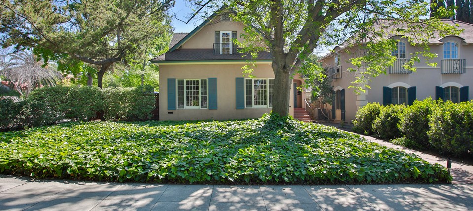 1096 Harvard Avenue North, Claremont, CA 91711