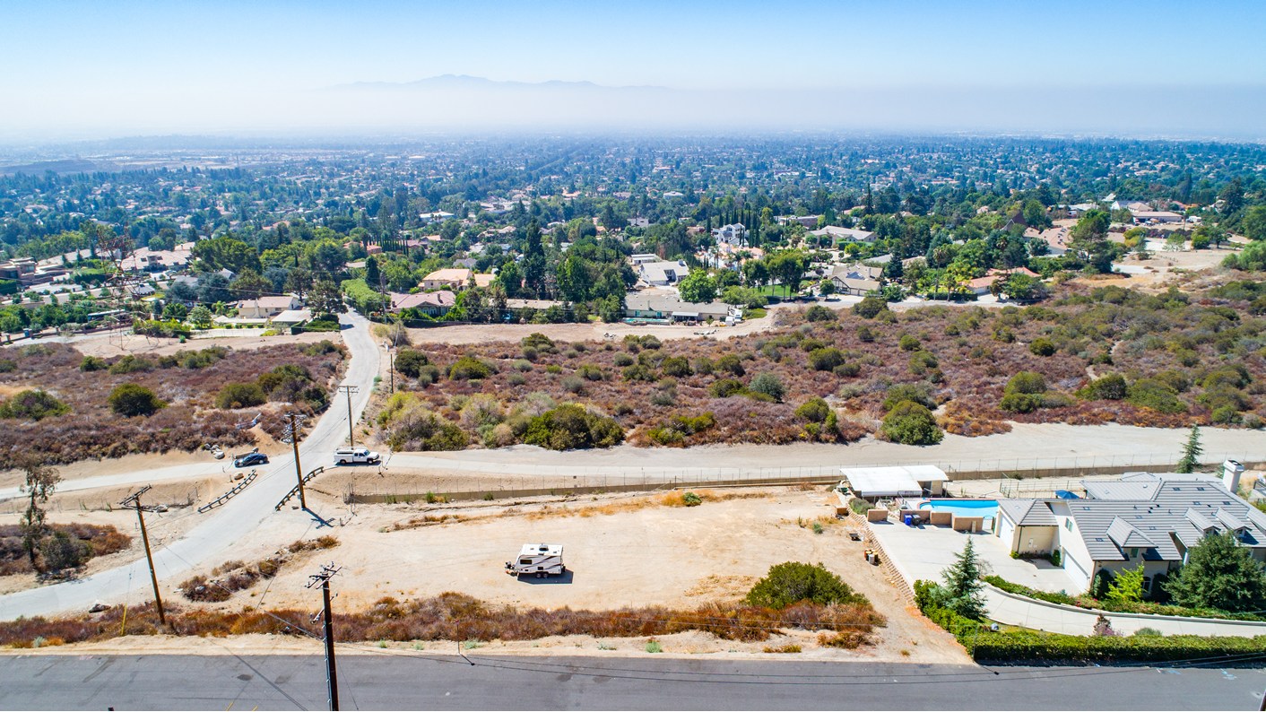 2585 W. Arctic Dr., Upland, CA 91784