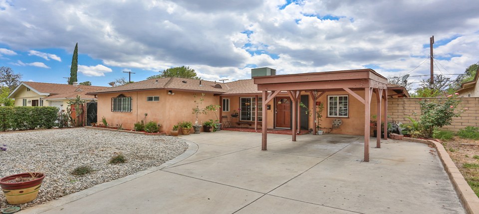 7449 Lasaine Ave, Los Angeles, CA 91406