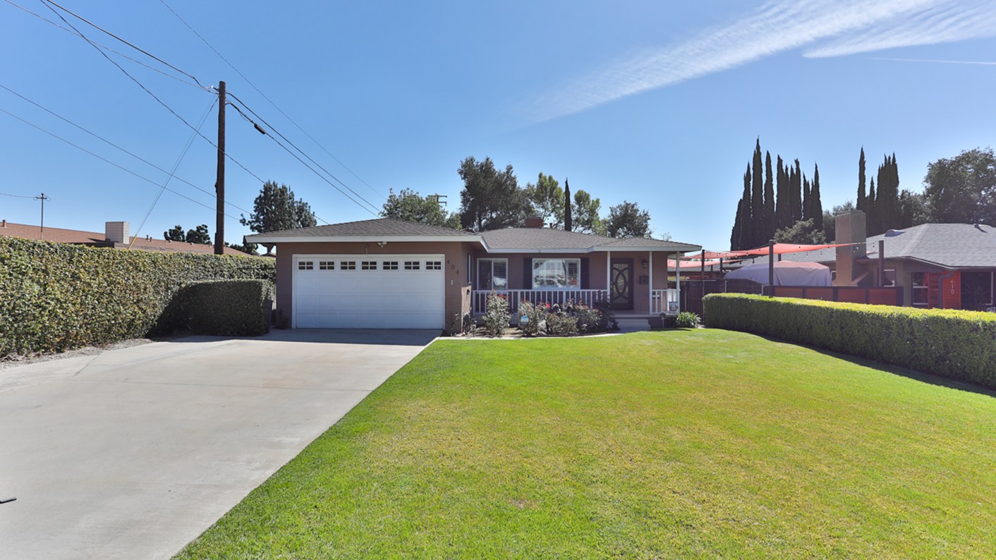 404 West Bennett Avenue, Glendora, CA 91741