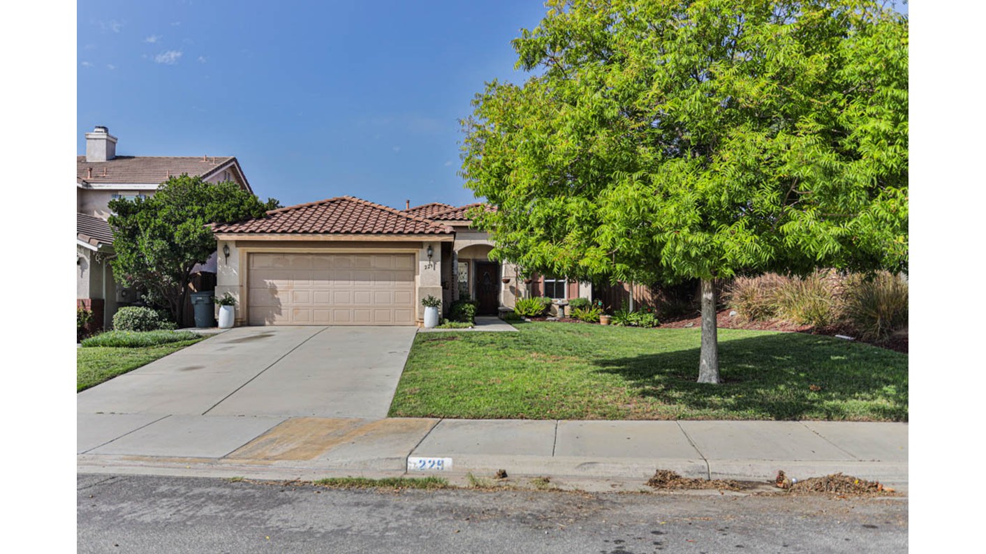 229 S Woodlake St, Lake Elsinore, CA 92530