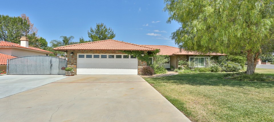 30005 Swan Point Dr, Canyon Lake, CA 92587