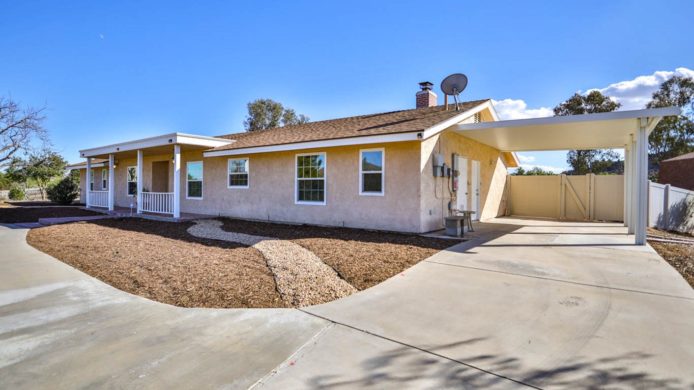 16001 Lake Mathews Dr., Lake Matthews, CA 92570