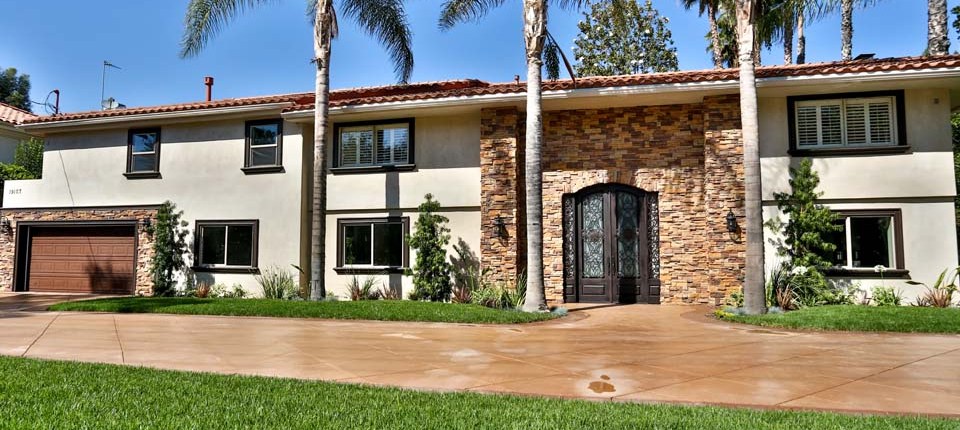 19107 Wells Dr, Los Angeles, CA 91356