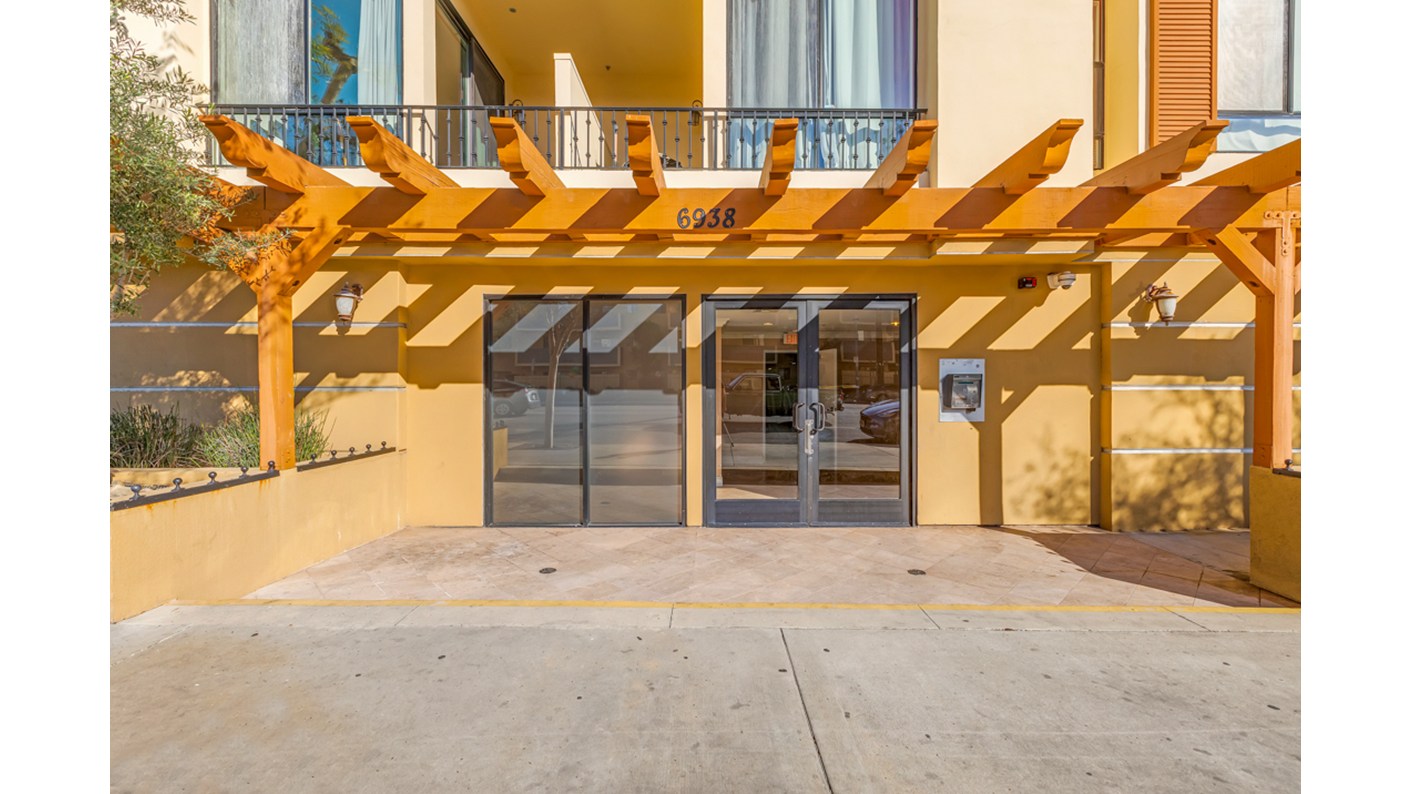 6938 Laurel Canyon Boulevard 203, Los Angeles, CA 91605