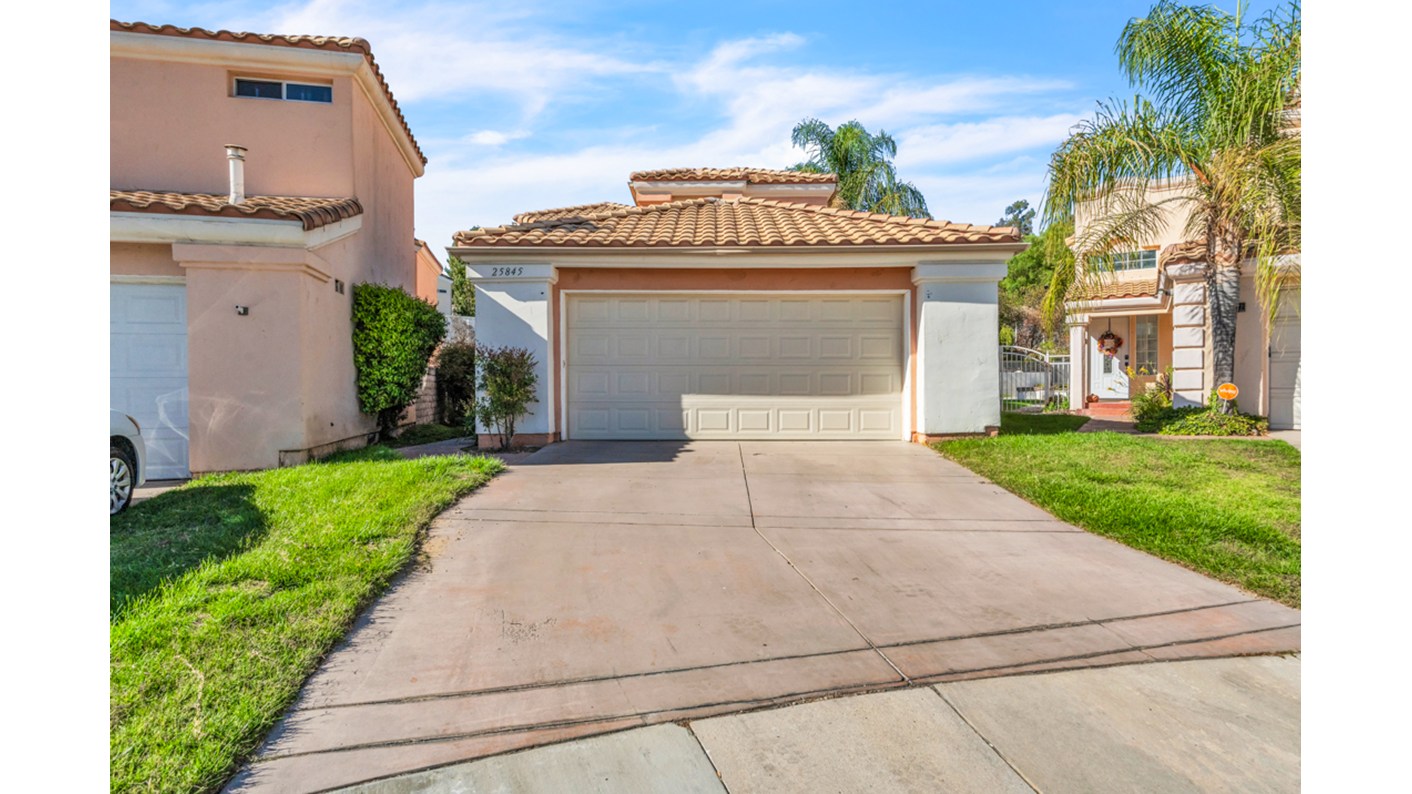 25845 Browning Place, Newhall, CA 91381