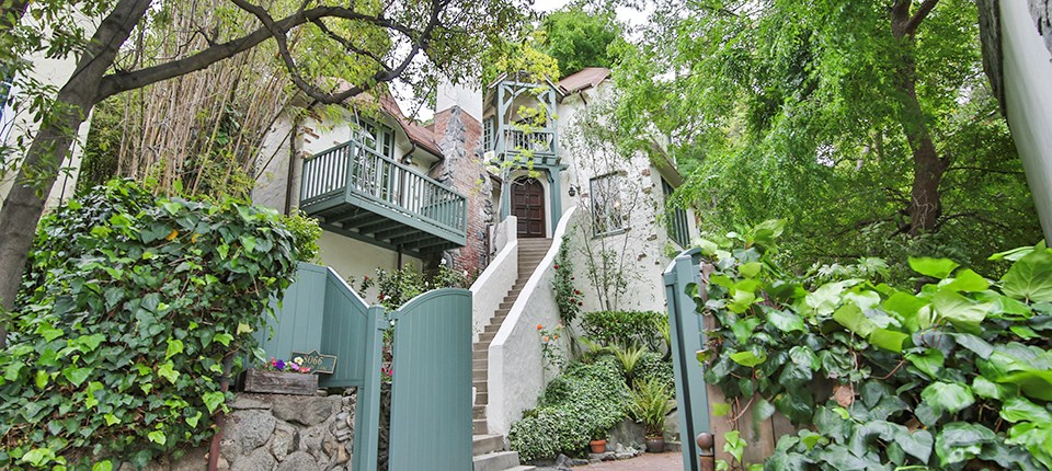 8066 Woodland Ln, Los Angeles, CA 90046