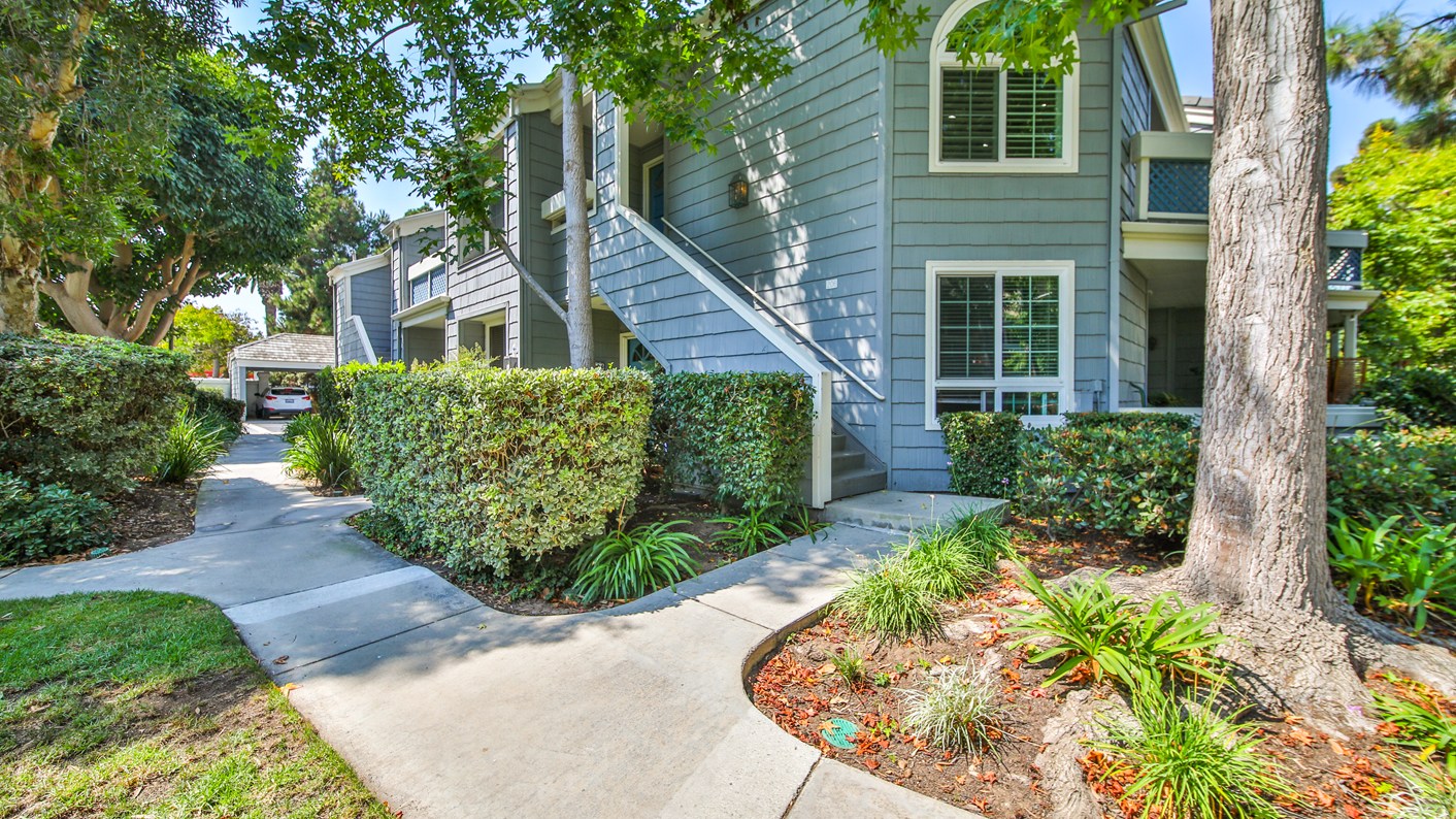 7262 Yellowtail Drive Unit 206, Huntington Beach, CA 92648