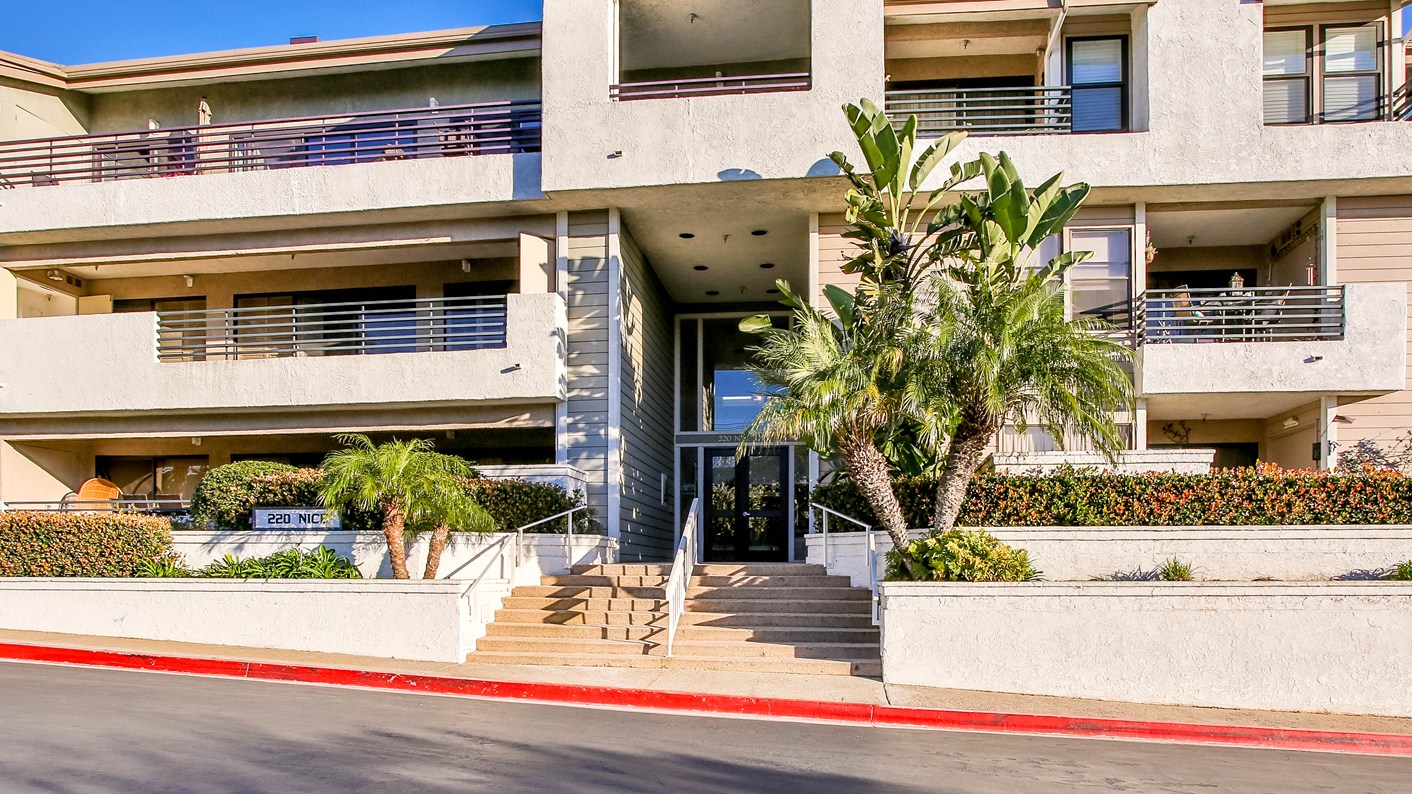 220 Nice Lane 107, Newport Beach, CA 92663