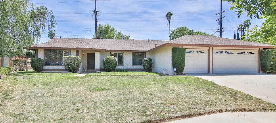 260 Fallbrook Ct, Redlands, CA 92373