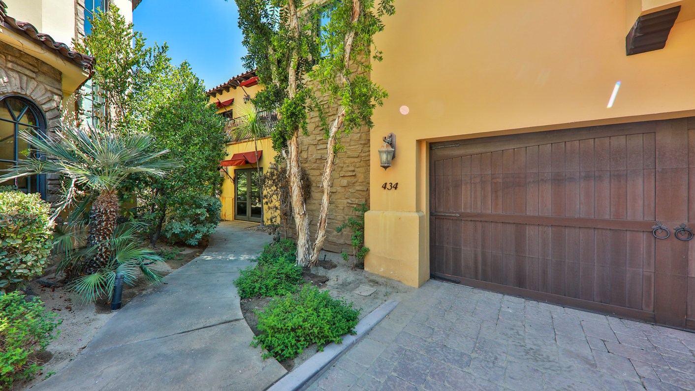 434 Villaggio South, Palm Springs, CA 92262