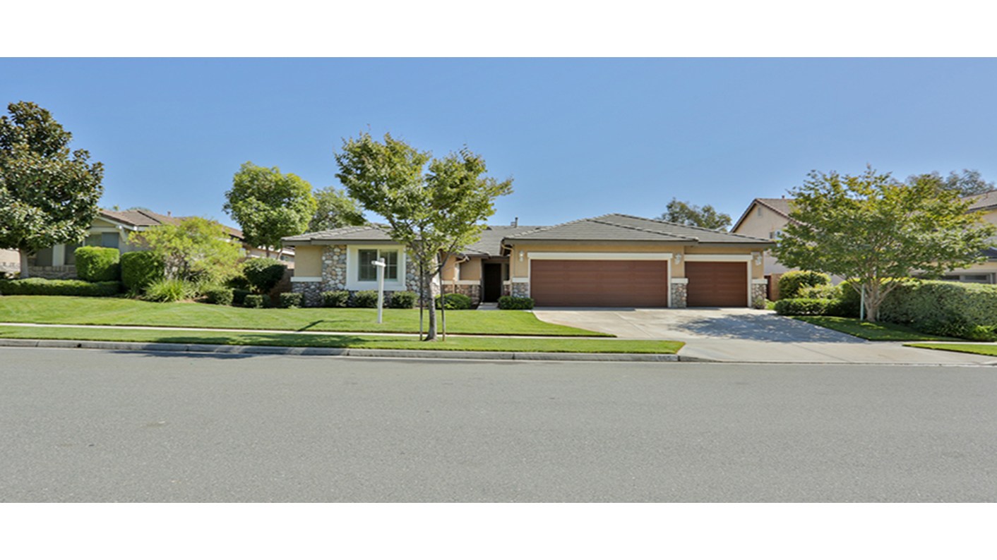 665 John Drive, Corona, CA 92879