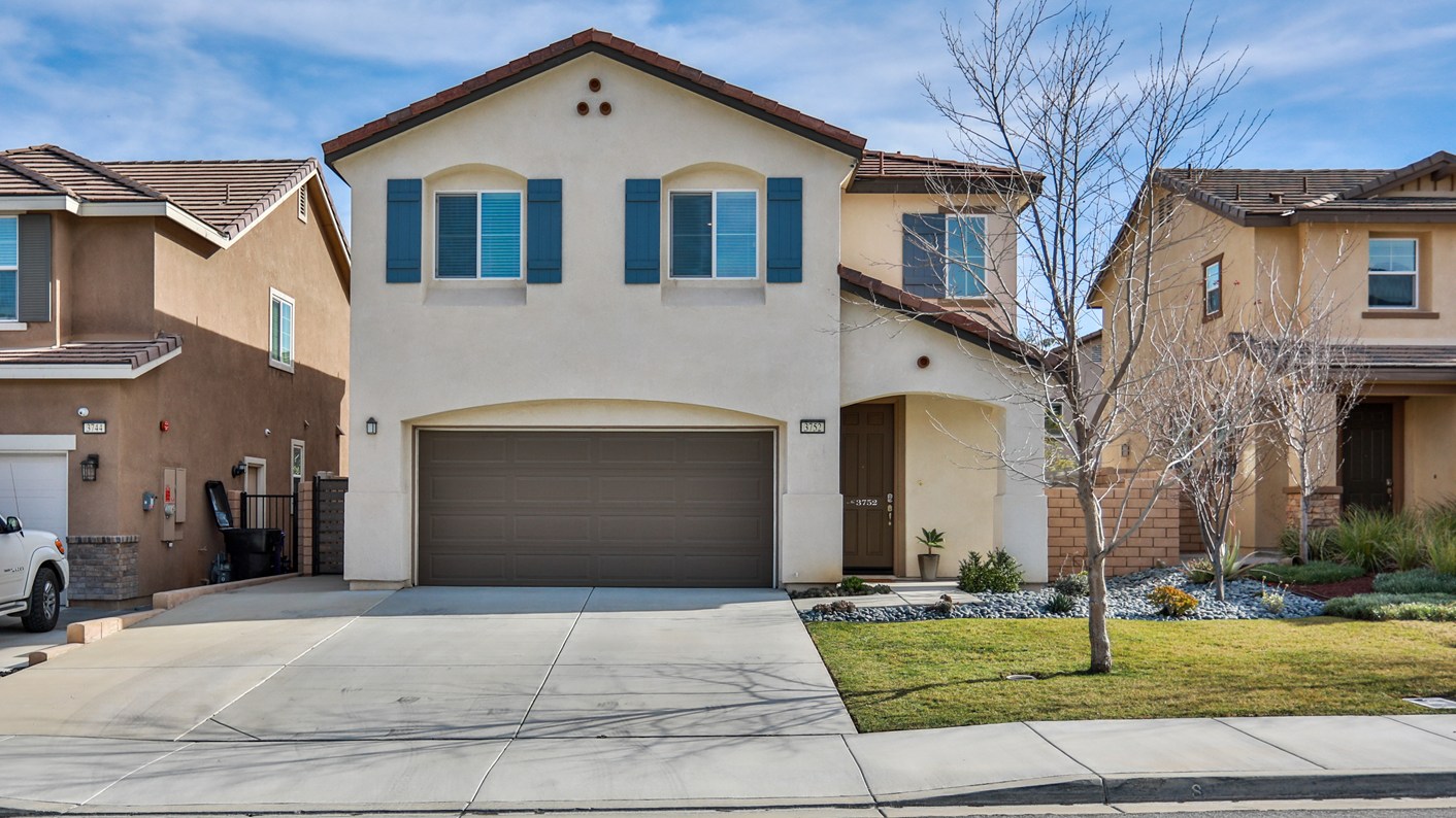 3752 Bur Oak Road, San Bernardino, CA 92407