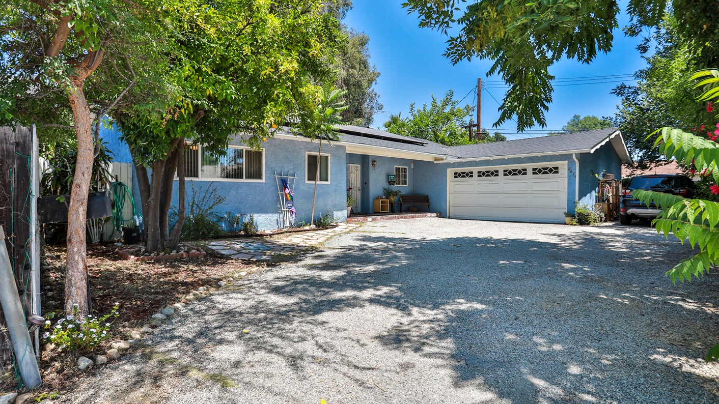 2674 Lincoln Avenue, Altadena, CA 91001