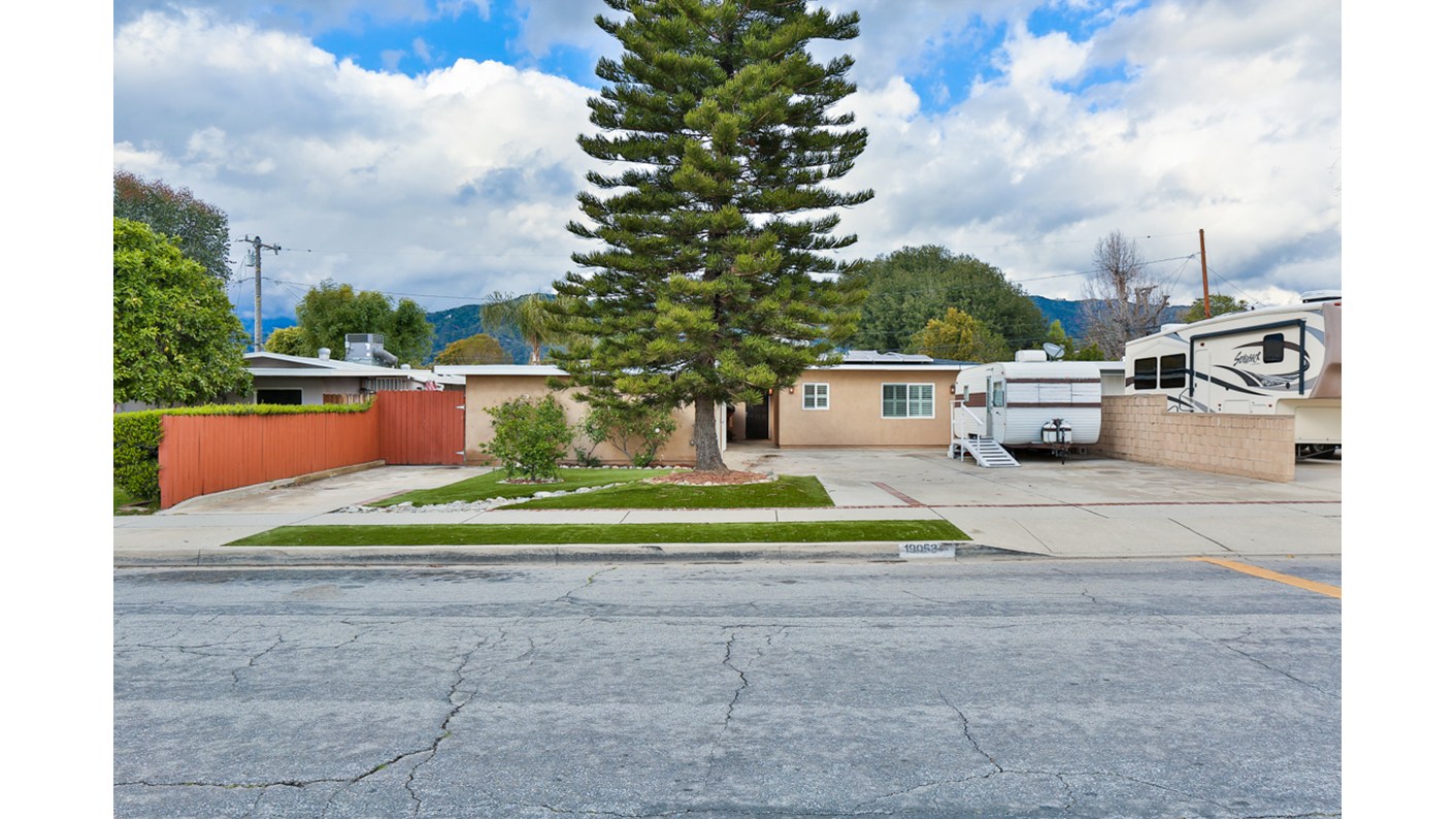19053 East Mauna Loa Avenue, Glendora, CA 91740