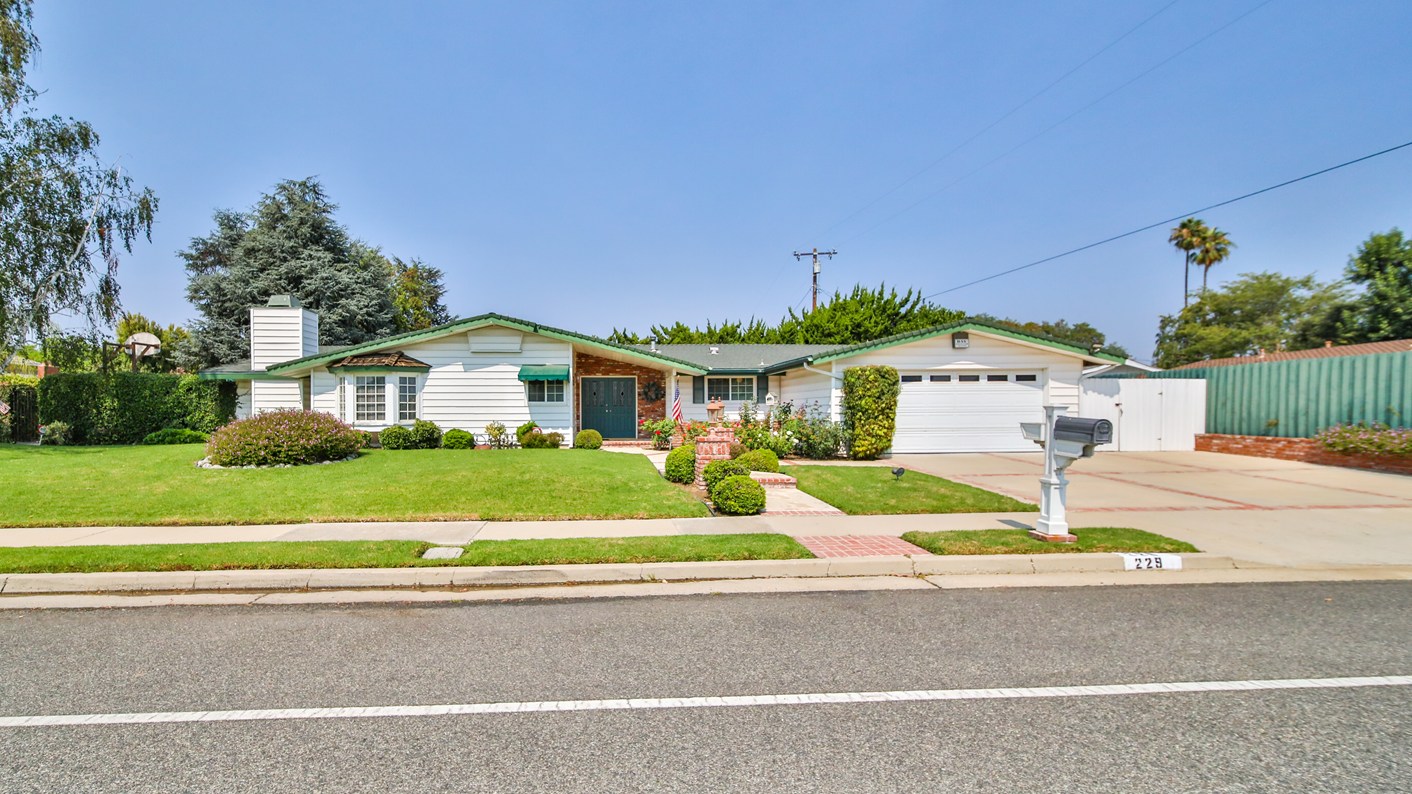 229 East Gainsborough Road, Thousand Oaks, CA 91360