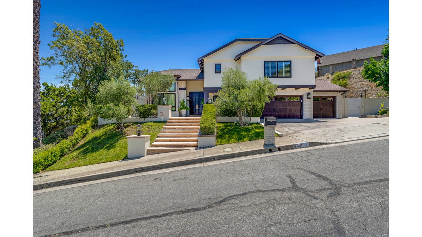 2056 Dublin Drive, Glendale, CA 91206