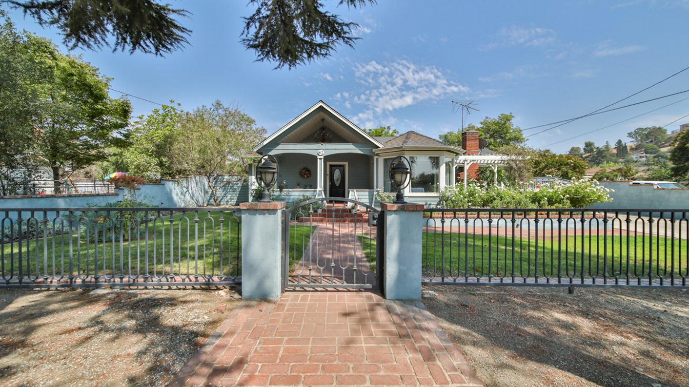 812 North Oakway Avenue, San Dimas, CA 91773