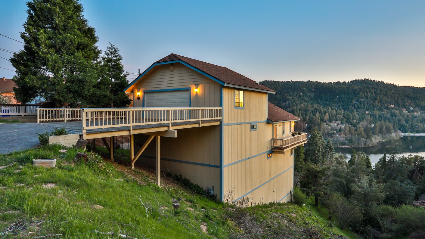 404 Darfo Drive, Crestline, CA 92325