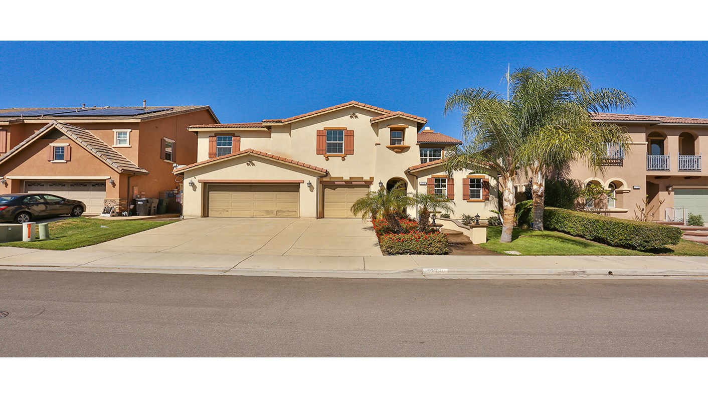 13730 Hunters Run Court, Eastvale, CA 92880