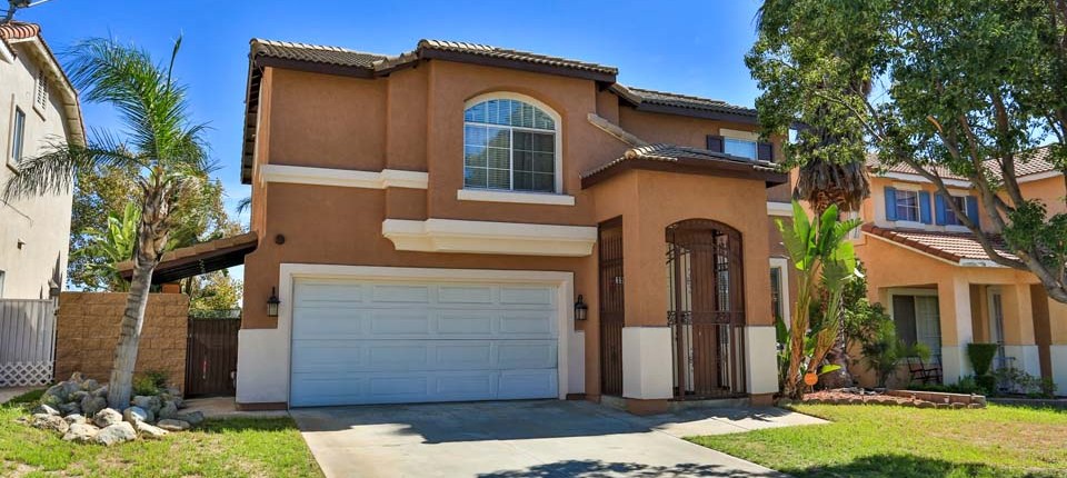 5599 Lone Pine Dr, Fontana, CA 92336
