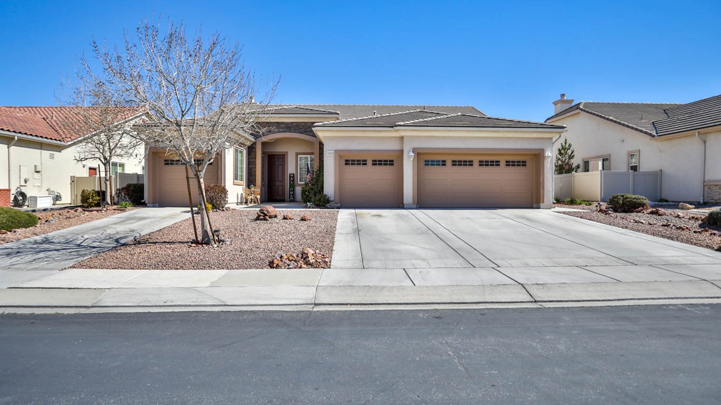 10335 Cotoneaster Street, Apple Valley, CA 92308