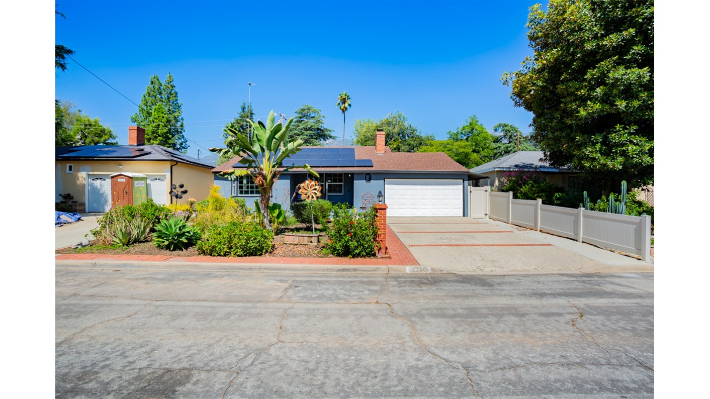 429 West Mariposa Street, Altadena, CA 91001