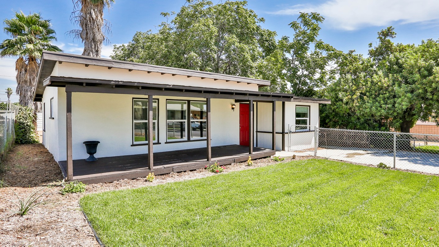 18558 13th St, Bloomington, CA 92316