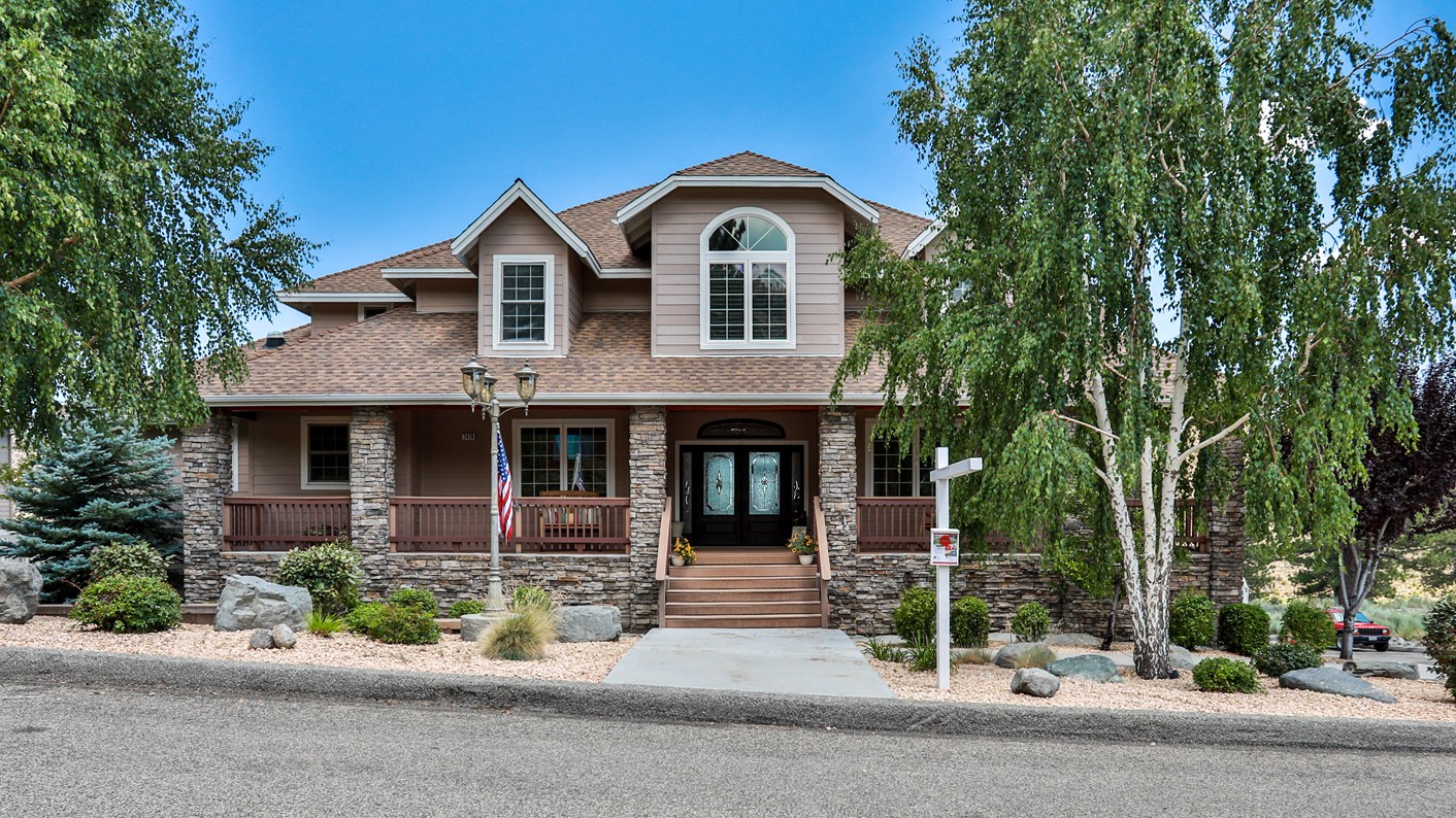 2420 Andermott Drive, Wrightwood, CA 92397