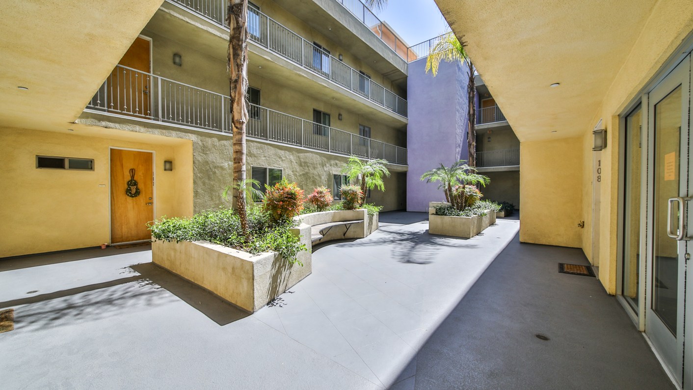 5232 Satsuma Avenue 105, Los Angeles, CA 91601