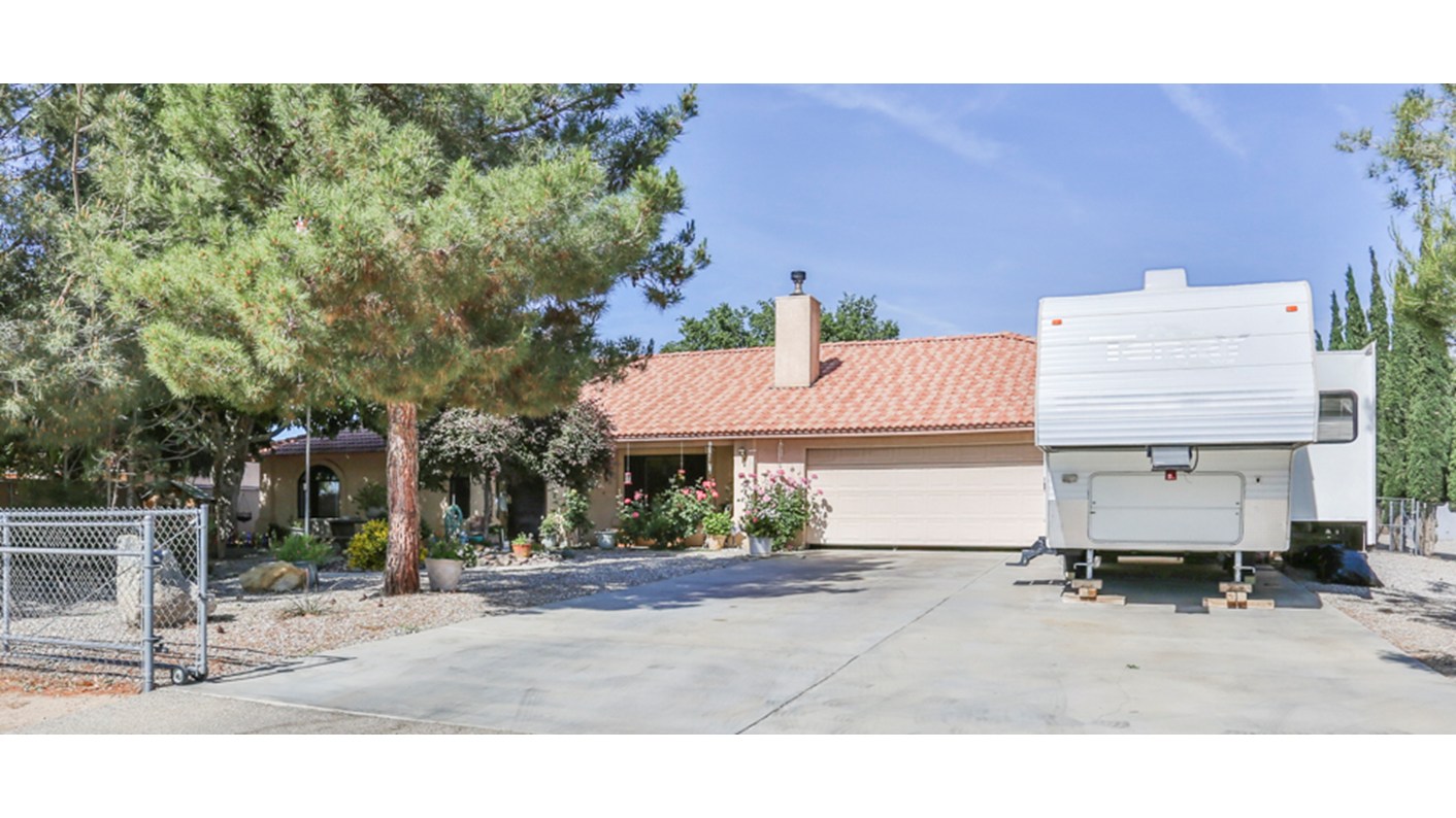 10960 Pinon Ave, Hesperia, CA 92345