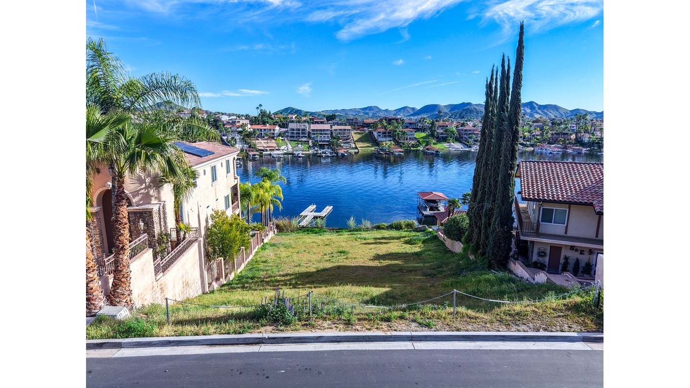 22226 San Joaquin Drive West, Canyon Lake, CA 92587