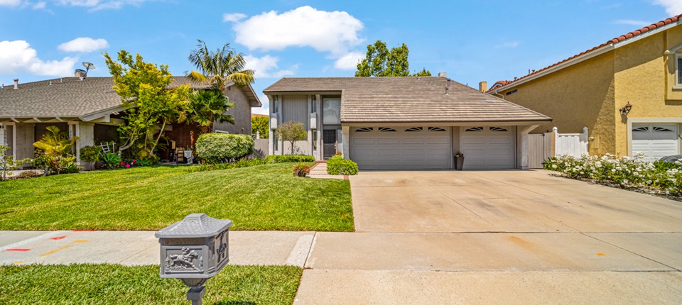 2261 Caper Tree Drive, Tustin, CA 92780