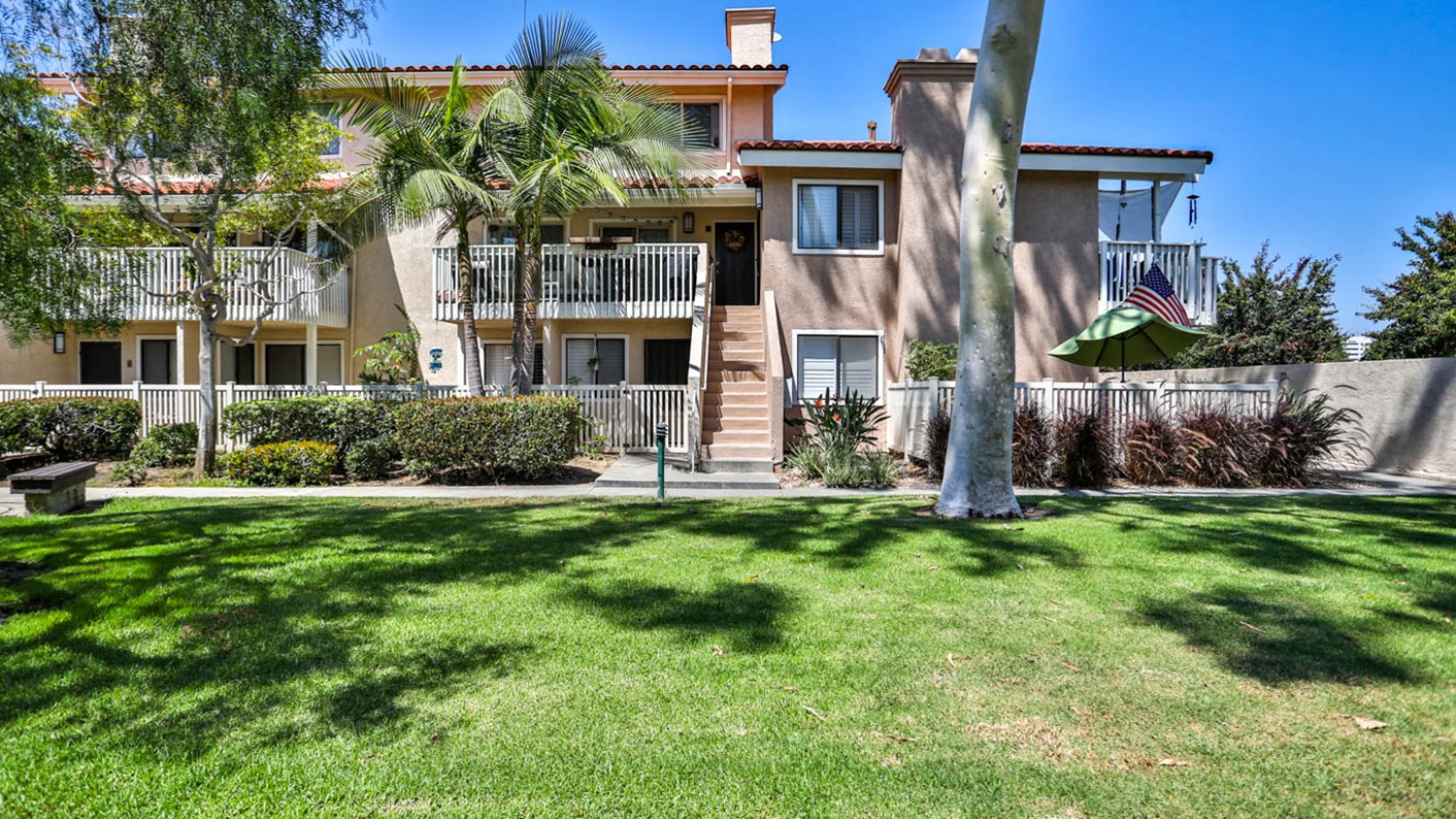 19152 Shoreline Lane #8, Huntington Beach, CA 92648